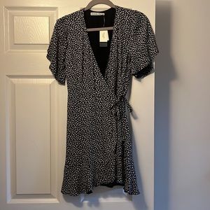 NWT Abercrombie & Fitch Ruffle Hem Wrap Dress Size S